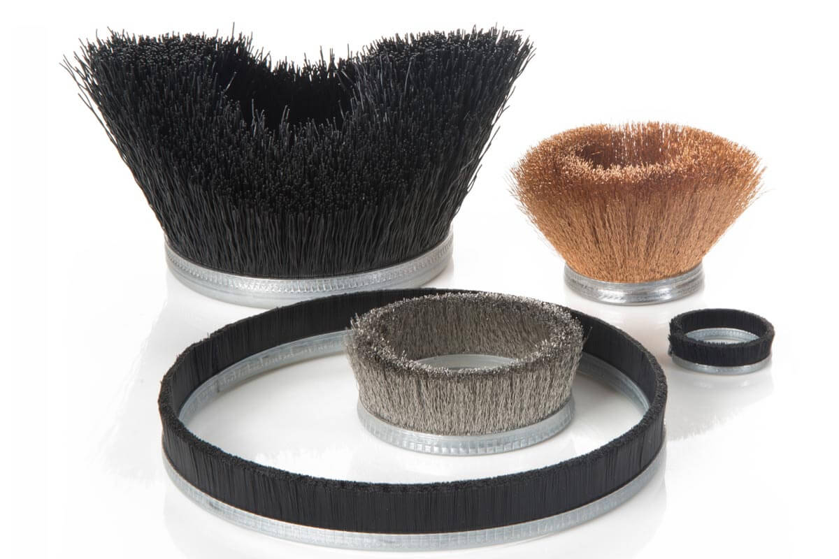 Cup-shaped strip brushes strip and sealing - KOTI